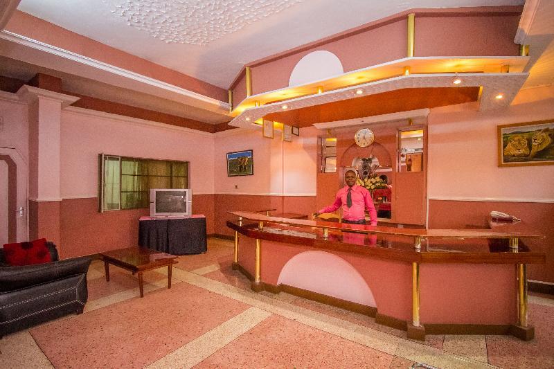 Chester Hotel Накуру Экстерьер фото