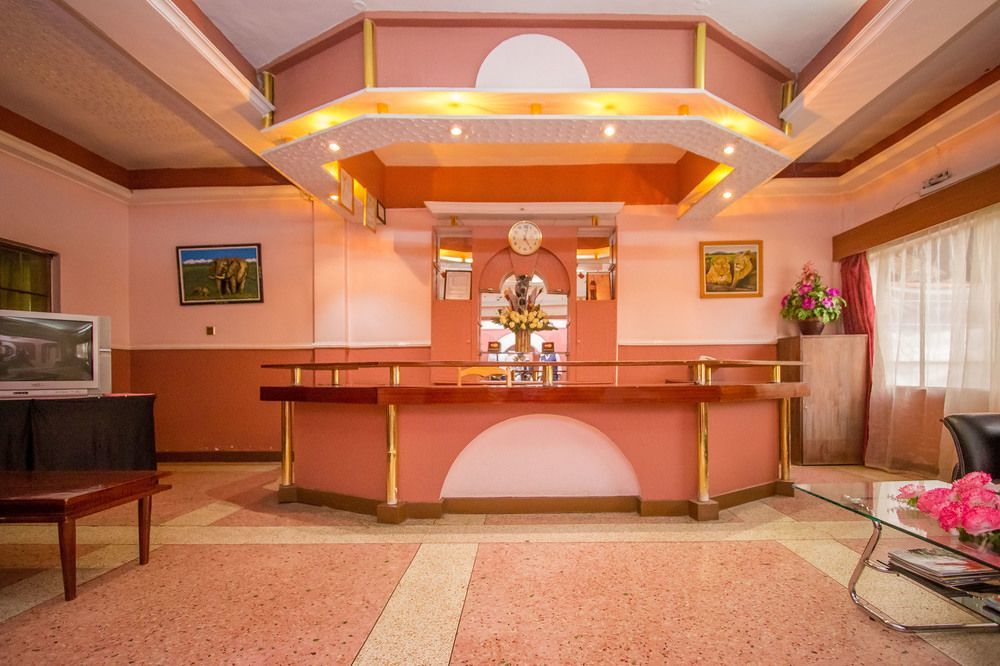Chester Hotel Накуру Экстерьер фото