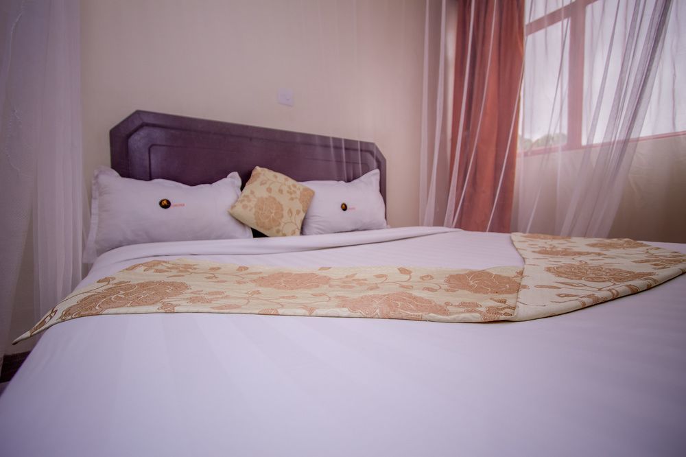 Chester Hotel Накуру Экстерьер фото