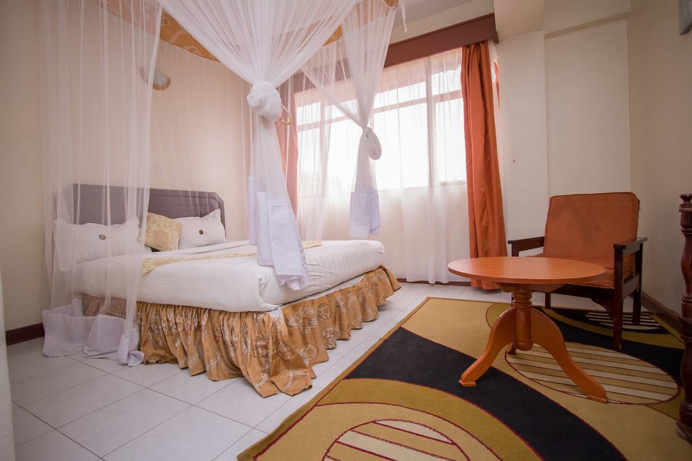 Chester Hotel Накуру Экстерьер фото