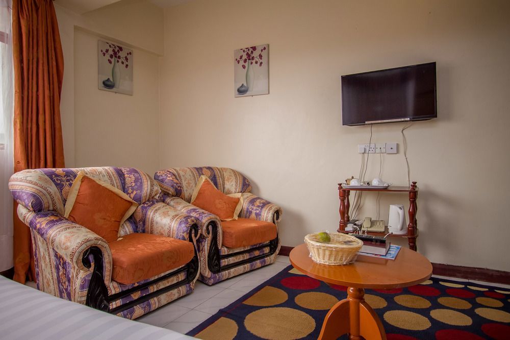 Chester Hotel Накуру Экстерьер фото